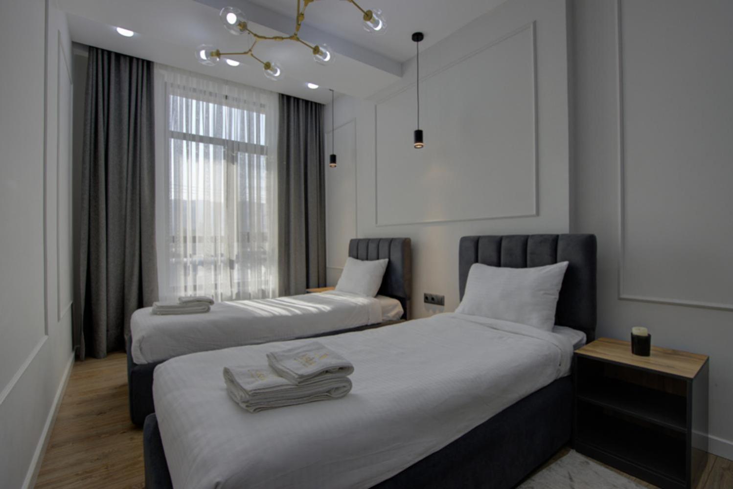 Aisha Hotel Bisjkek Eksteriør billede